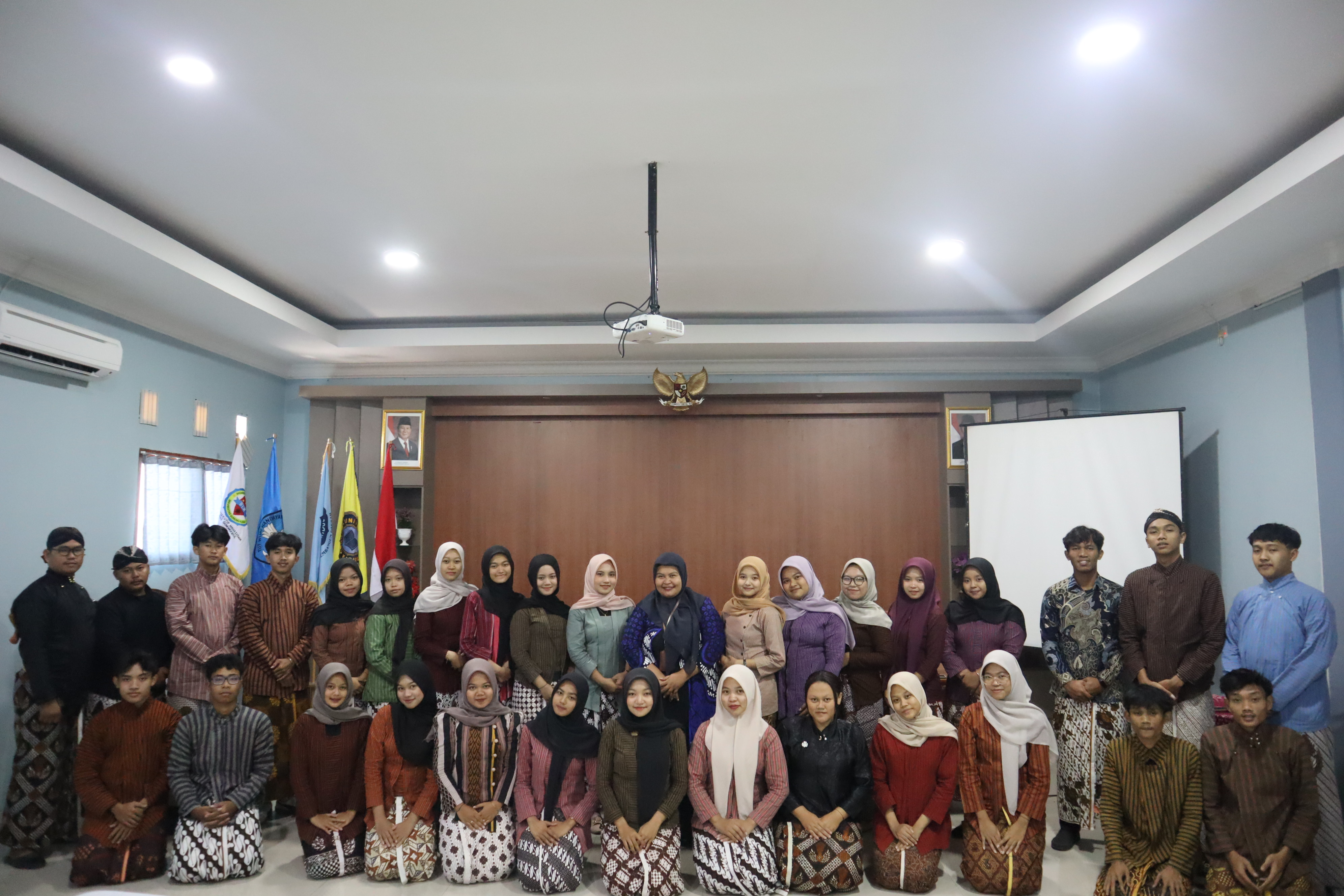 UGK Bekali Mahasiswa Penerima Beasiswa BPTI dengan Materi Keistimewaan Yogyakarta