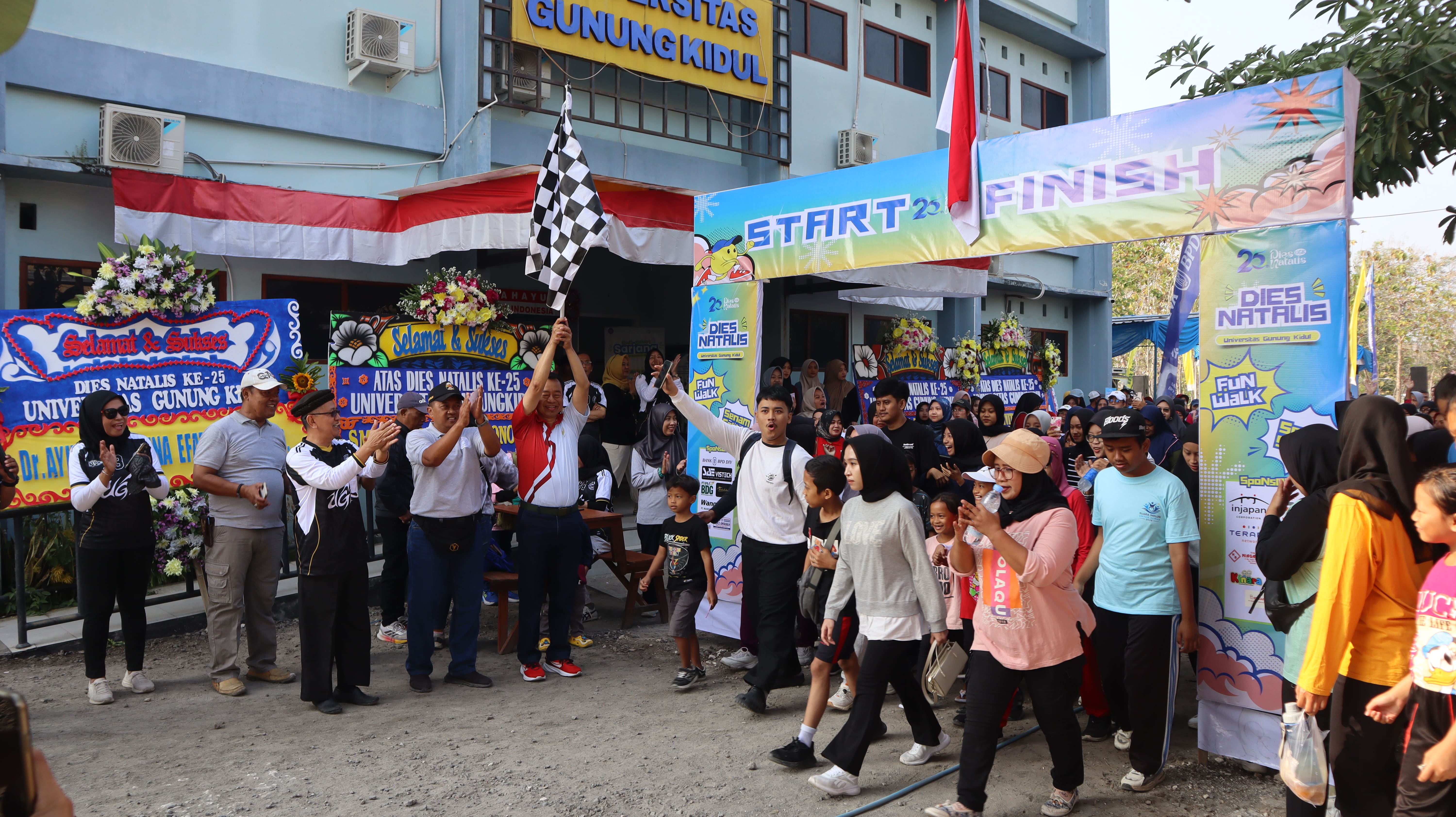 Dies Natalis ke-25 Universitas Gunung Kidul Meriah dengan Senam Bugar, Jalan Sehat, dan Layanan Kesehatan Gratis